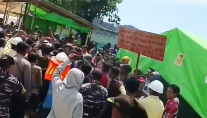 Ratusan Warga Demo PT. DIB di Pulau Penebang, Keluhkan Dampak Lingkungan Perairan