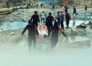 Gerak Cepat Brimob Sumut, Evakuasi Korban Banjir Bandang di Anggoli