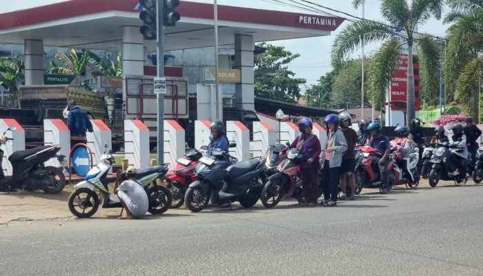 Selama BBM Eceran Belum Tersedia di Warung Pinggir Jalan, Warga Ketapang Terus Dihantui Kepanikan