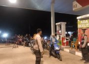 Polsek Benua Kayong Laksanakan Pengamanan Antrian BBM di Dua SPBU Ketapang